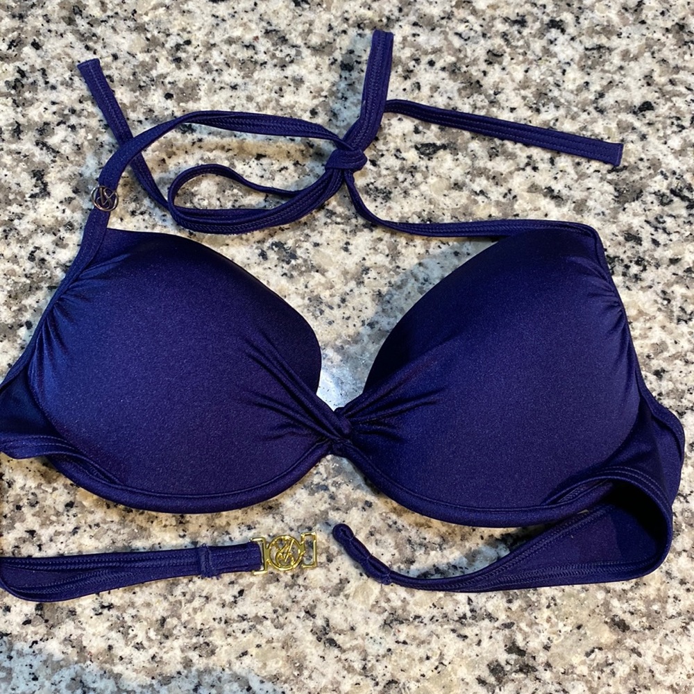 Victoria secret swimsuit. TOP ONLY. Push-up size 36B.